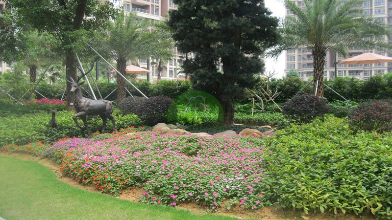 仿真植物墙的定制价格受多种因素影响：